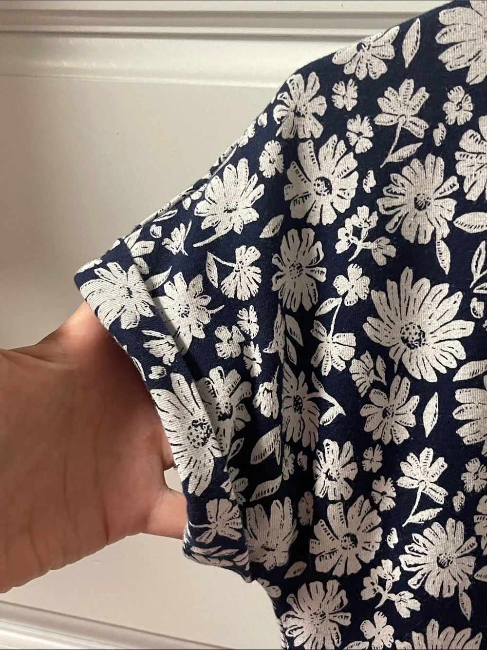 Vineyard Vines Navy and White Floral Short Sleeve Dress girls medium 10/12